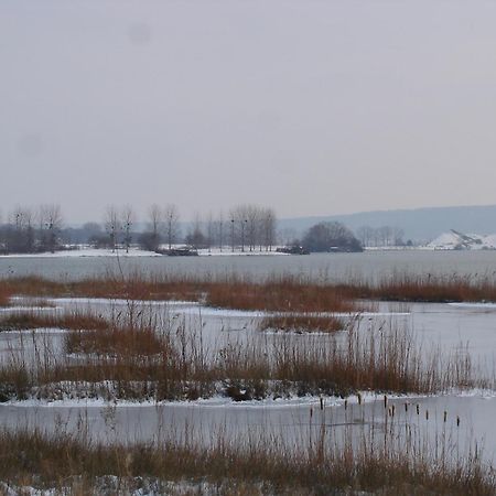 Chambres D'Hotes Au Temps Des Cerises จูมีเยส์ ภายนอก รูปภาพ