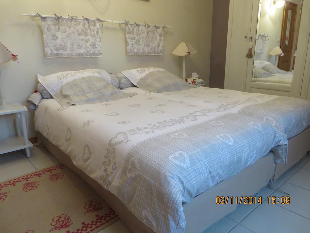 Chambres D'Hotes Au Temps Des Cerises จูมีเยส์ ห้อง รูปภาพ
