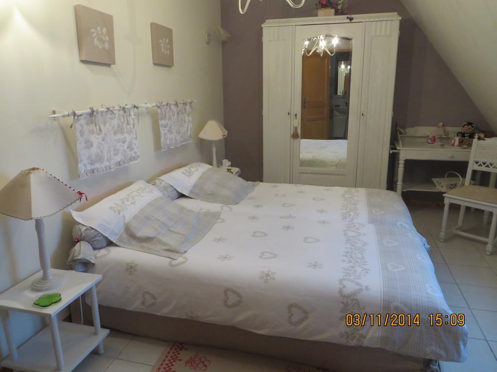 Chambres D'Hotes Au Temps Des Cerises จูมีเยส์ ห้อง รูปภาพ