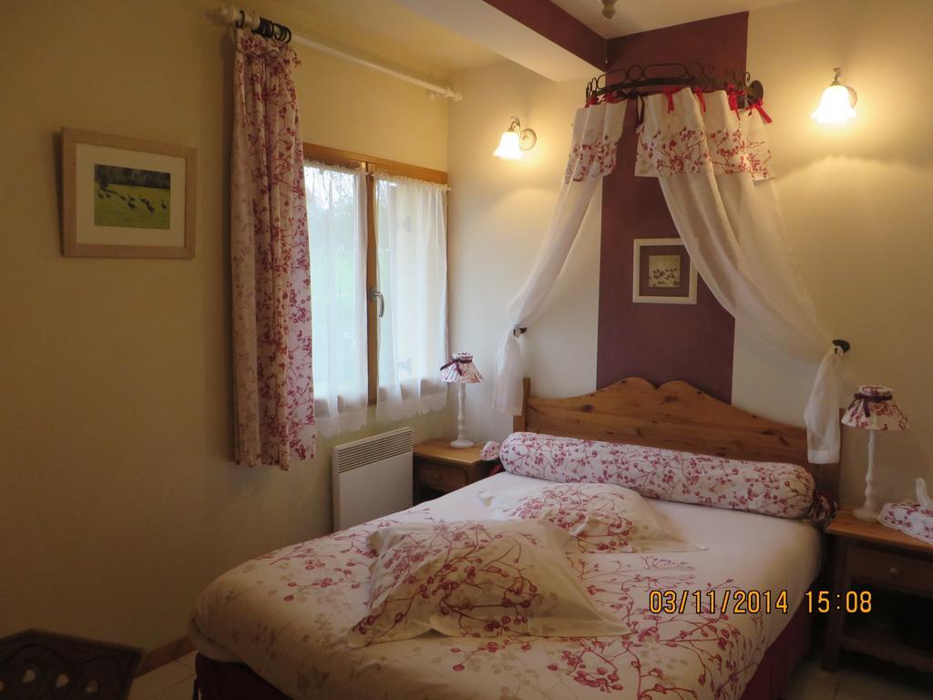 Chambres D'Hotes Au Temps Des Cerises จูมีเยส์ ห้อง รูปภาพ